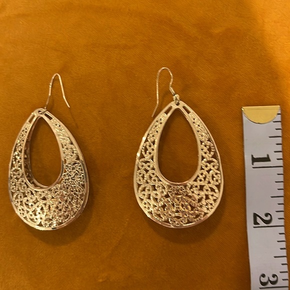 Silver earrings - Picture 2 of 3